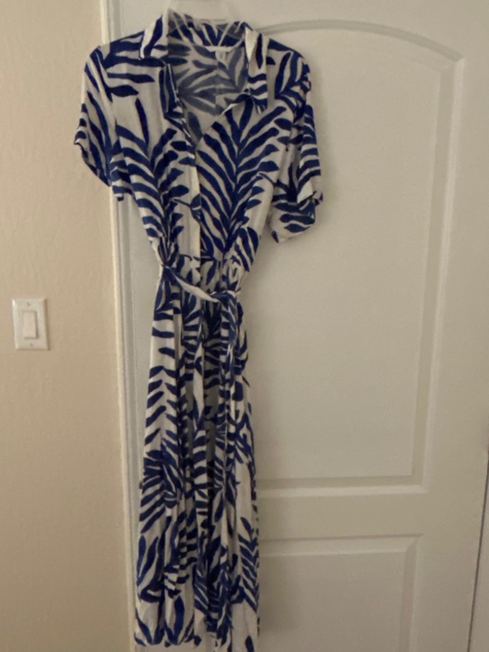H&M blue and white print maxi dress with tie waist